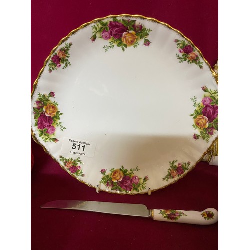 511 - Selection of Royal Albert 'country roses' comprising 6 x dinner plates, 6 x side plates, 6 x bowls, ... 