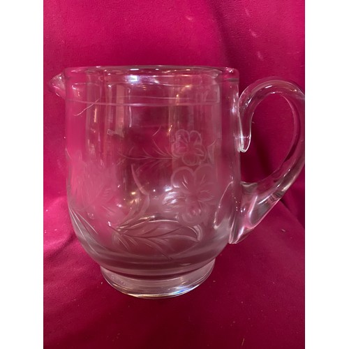 516 - Edwardian glass jug and 6 glasses, etched with floral design