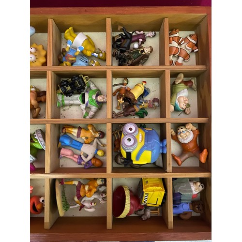 558 - 2 trays of collectable cartoon toys.