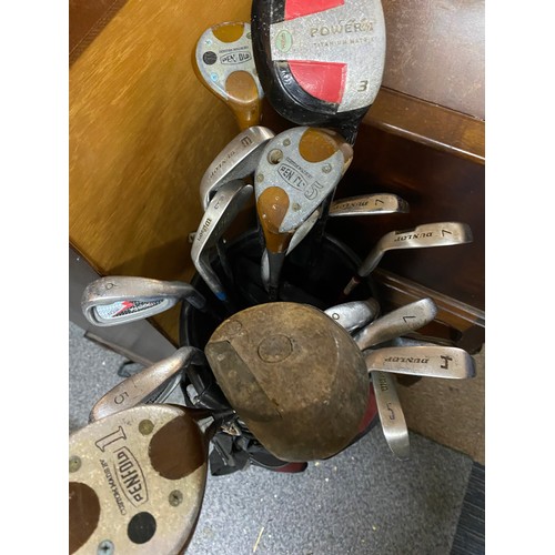 568 - Selection of golf clubs in bag from Penfold, Wilson and Dunlop