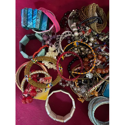 574 - Large selection of assorted bracelets.