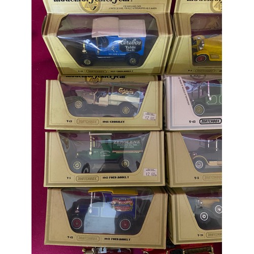 589 - 26 Models of Yesteryear, 16 boxed and 9 unboxed. As new condition from 1970's/80's