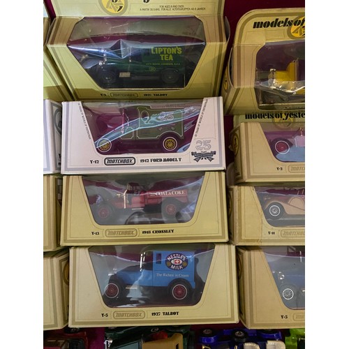 589 - 26 Models of Yesteryear, 16 boxed and 9 unboxed. As new condition from 1970's/80's