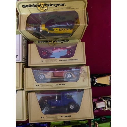 589 - 26 Models of Yesteryear, 16 boxed and 9 unboxed. As new condition from 1970's/80's