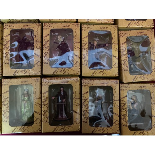 599 - 40 boxed Lord of the Rings figures by Eaglemoss, all different