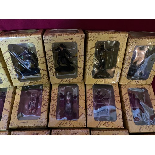 599 - 40 boxed Lord of the Rings figures by Eaglemoss, all different