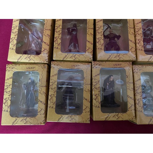 599 - 40 boxed Lord of the Rings figures by Eaglemoss, all different