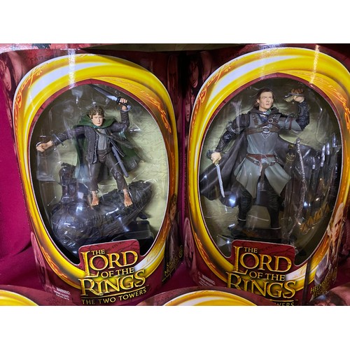 611 - 12 x The Two Towers-Lord of the Rings action figures by Toybiz, made in 2002