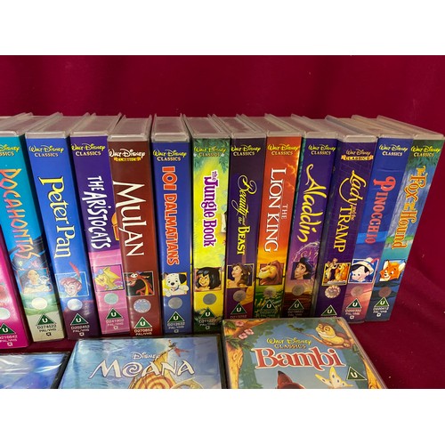 640 - 22 Original Disney VHS video's including Pinochio, Lady and the Tramp, Lion King, Junglebook and 2 D... 