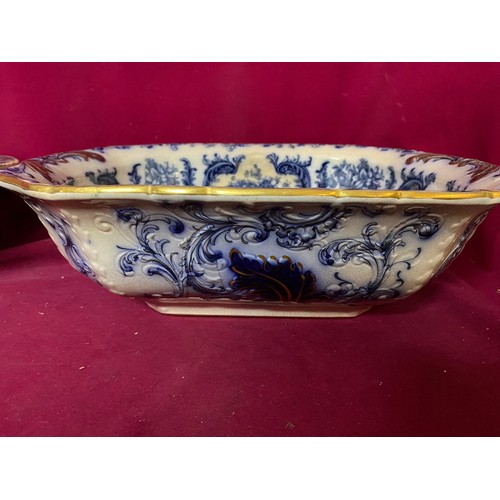 645 - 1 Large round Antique wash bowl and 1 square footbath in blue and white.