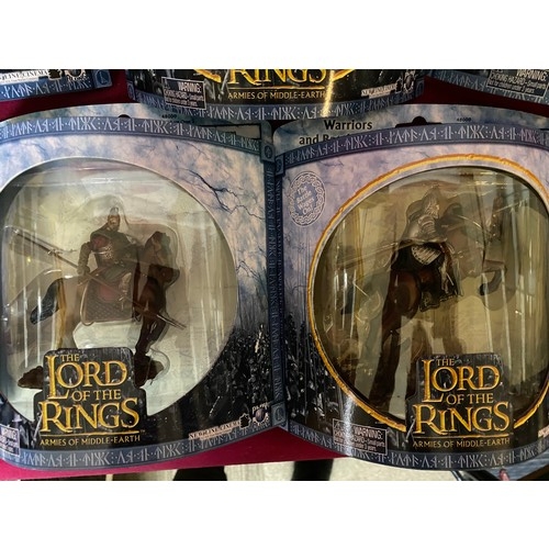 588 - 9 packs of figures from Play Along New Line Cinema, Lord of the Rings Armies of the Middle Earth, ma... 