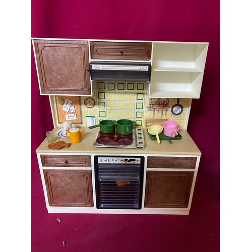369 - Original 1970's Sindy's fridge, Wardrobe and cooker unit from Pedigree toys.