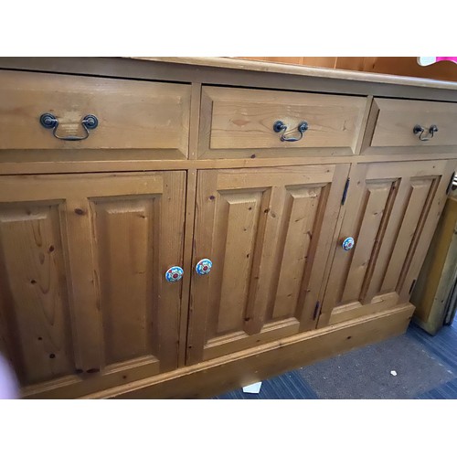 515 - Pine Welsh dresser with 3 glass fronted cupboards to top and 2 drawers and 3 cupboards to base. Meas... 