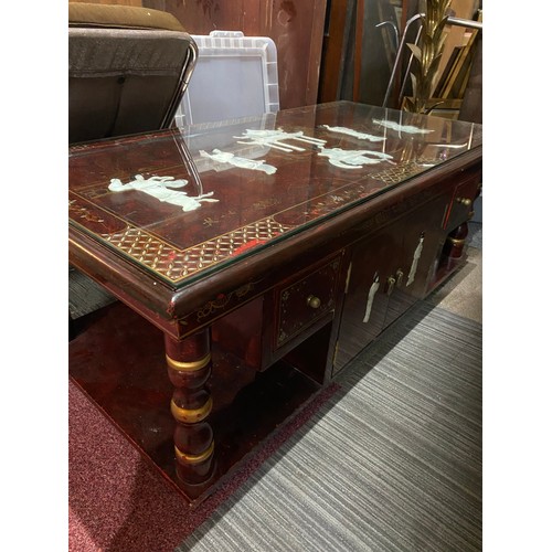 665 - Large coffee table in high gloss brown finish and Japanese scene decoration in Mother of Pearl. Glas... 