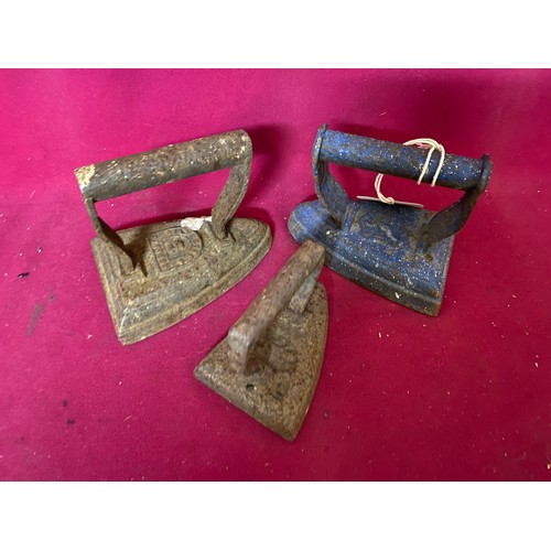 470 - 3 vintage cast iron flat irons.