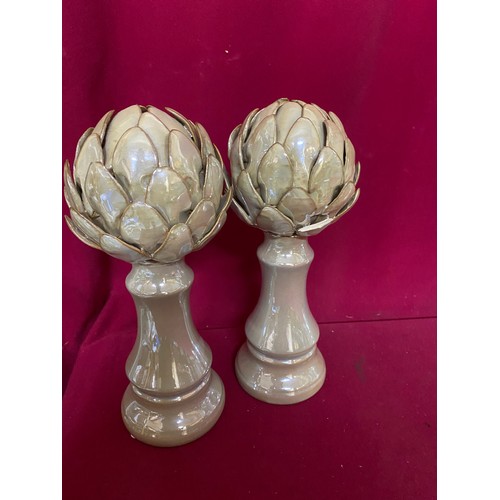 680 - Selection of Artichoke ornaments comprising of 1 large 43cms and 2 small 27cms.