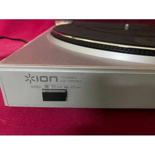 699 - Ion TTUSB05 XL turntable fully working