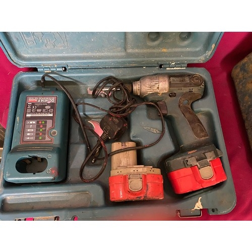 705 - 2 x Makita battery drills. A DC7100 and a DC1414F, both working and come with box