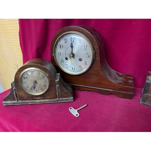 108 - Collection of 4 wooden mantel clocks