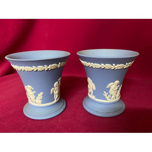 164 - Collection of 4 pairs of blue Wedgewood vases with largest standing 13 cms tall