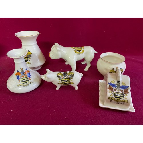 183 - 17 items of Blackpool coat of arms crested pottery including Arcadian, Goss, Gemma, Victoria, Shelly... 