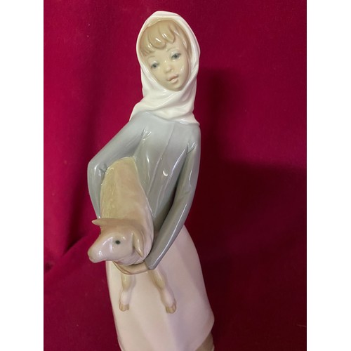 195 - Lladro figurine 'Girl with lamb' boxed