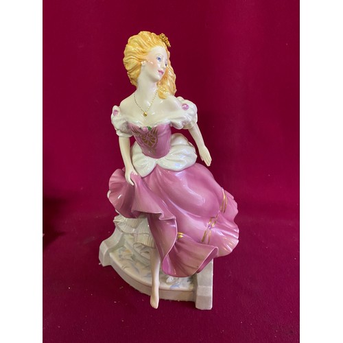 199 - 2 x figurines, a Franklin Mint 'Cinderella' and a Coalport 'Michelle'