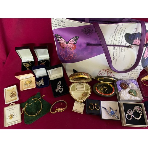 200 - Selection of costume jewellery some boxed with handbag