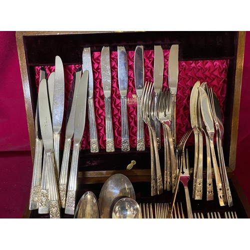 157 - Stainless steel Community Sheffield cutlery set comprising 6 large knives, 6 small knives, 6 large f... 