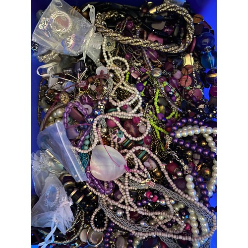 309 - Over 4.5kg of costume jewellery, mainly necklaces with some earrings