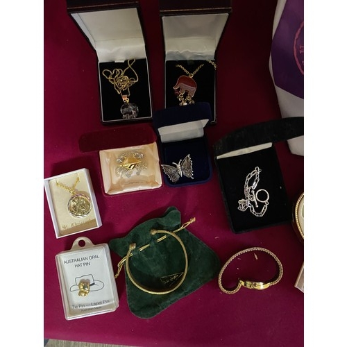 200 - Selection of costume jewellery some boxed with handbag