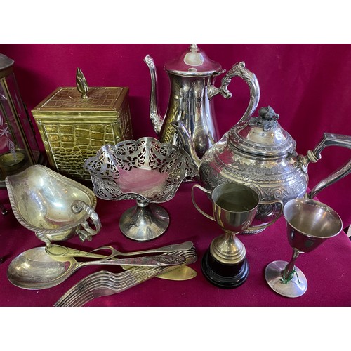 72 - Box of metalware, brass, copper and silver plate.