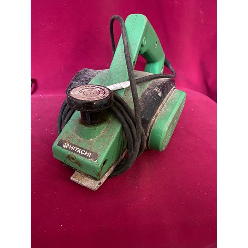 470 - 2 x electric planers, 1 is Hitachi P20SA and 1 is Bosch PHO 16-82, both working one with some damage... 