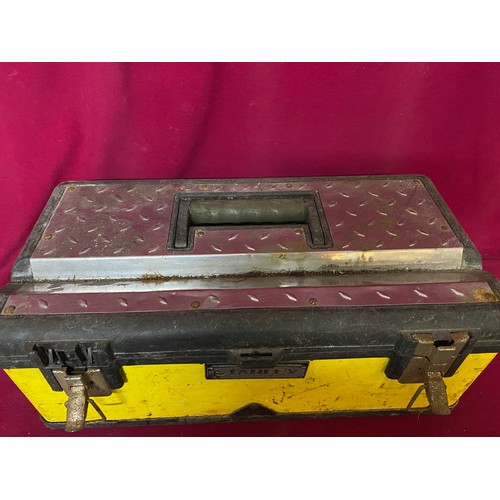 472 - Large toolbox full of pliers, rivot guns, sacateurs, wire cutters