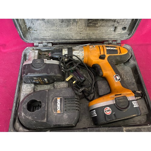 478 - A Worx battery drill including charger and 2 batteries in carry case, fully working