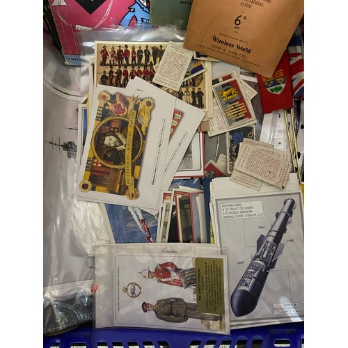 401 - Large collection of military photo's, postcards and ephemera.