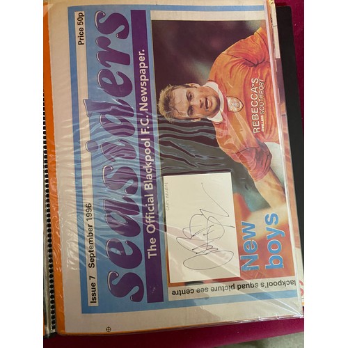 464 - Blackpool FC scrapbook with autographs.