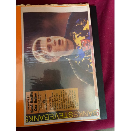 464 - Blackpool FC scrapbook with autographs.