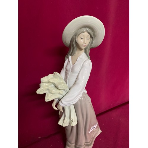 64 - 1982 Nao by Lladro 'woman with wheat' standing 40 cms tall