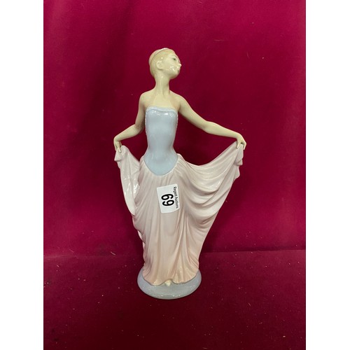 69 - Lladro figurine 'the dancer' standing 31 cms tall