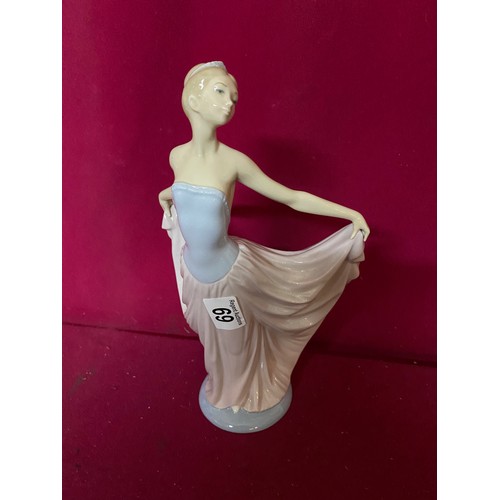 69 - Lladro figurine 'the dancer' standing 31 cms tall