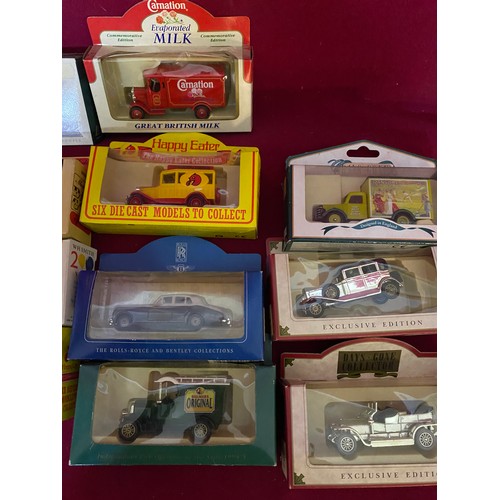 86 - Collection of 15 x boxed die cast models by Lledo