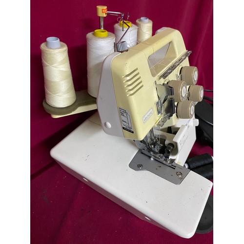 90 - A Bernette 334DS for Bernina overlocker