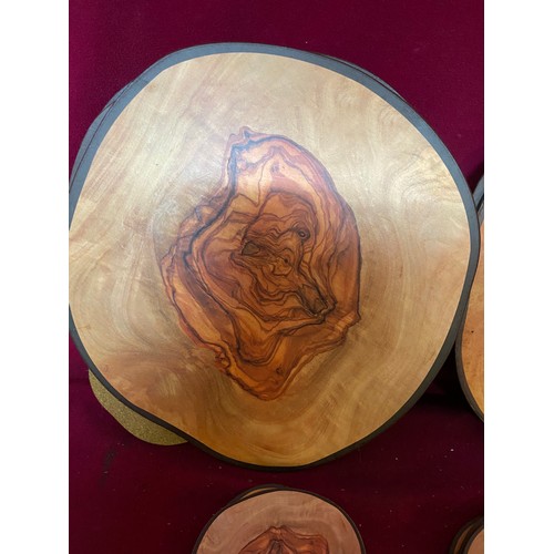 284 - Retro Burr Walnut laminate placemats and coasters