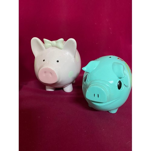 269 - Selection of 6 x piggy banks including an Ellgreave 'Mr Pig'