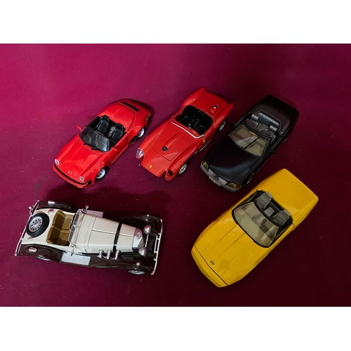 377 - 5 x die cast collectable cars