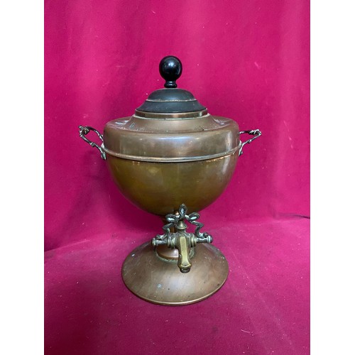 384 - Copper kettle and samovar