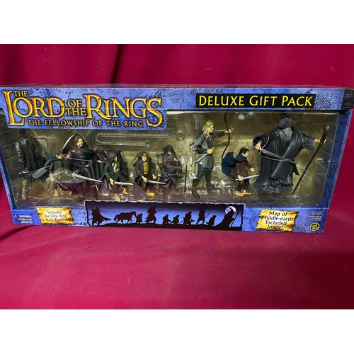 406 - ToyBiz Lord of the Rings, Fellowship of the Ring Deluxe gift pack, as new condition and still sealed... 