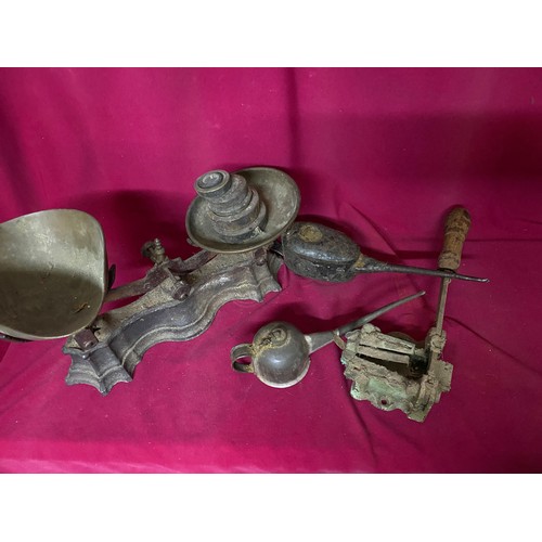 452 - Assortment of vintage metal items including weighing scales, 2 x oil cans and a cutter