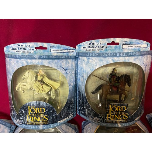 433 - Play Along New Line Cinema Lord of the Rings, Armies of the Middle Earth, 10 packs of figures as new... 